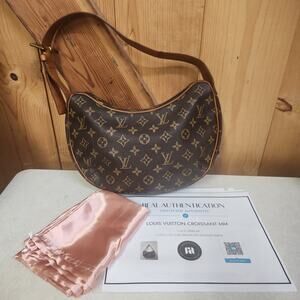 Louis Vuitton Croissant MM